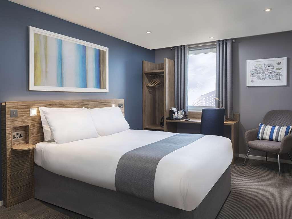Travelodge London Ealing Pokoj fotografie