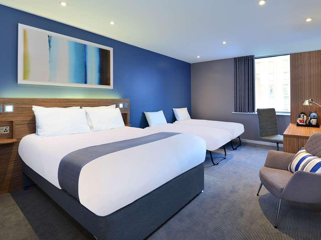 Travelodge London Ealing Pokoj fotografie