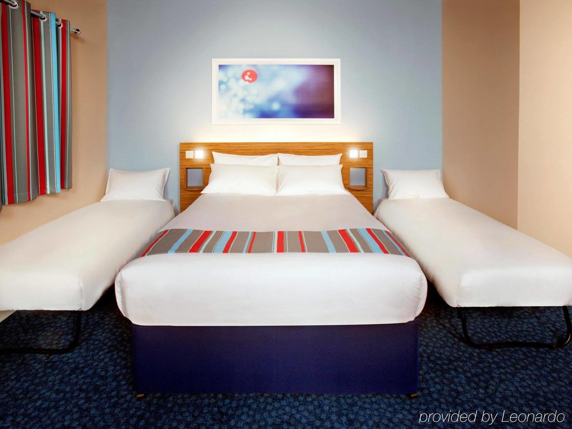 Travelodge London Ealing Exteriér fotografie