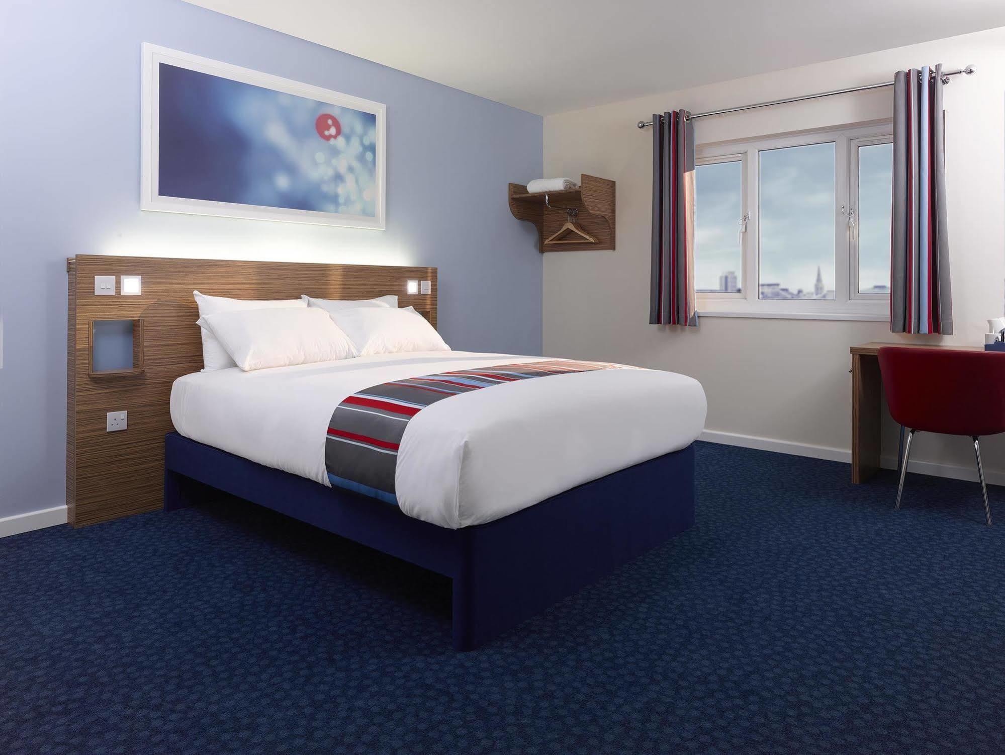 Travelodge London Ealing Exteriér fotografie