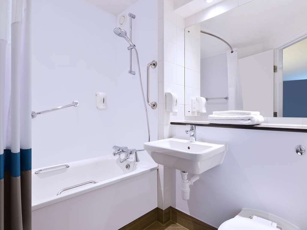 Travelodge London Ealing Pokoj fotografie