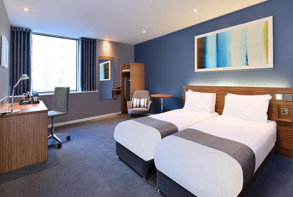 Travelodge London Ealing Pokoj fotografie