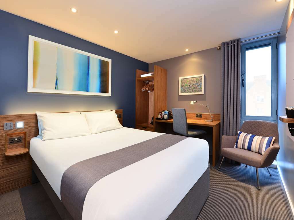 Travelodge London Ealing Pokoj fotografie