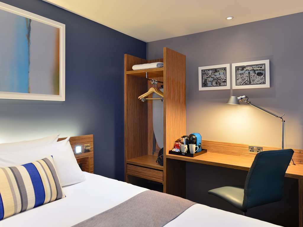 Travelodge London Ealing Pokoj fotografie