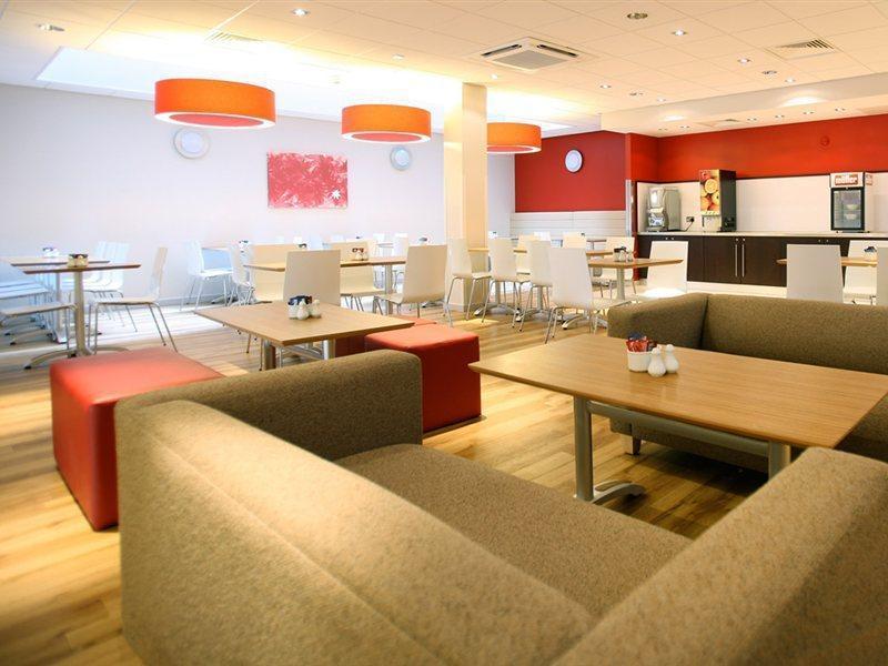 Travelodge London Ealing Exteriér fotografie